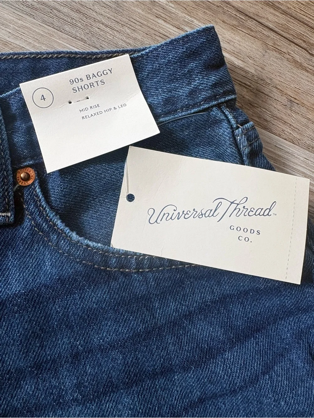 Universal Thread 90s Baggy Denim Shorts – Size 4